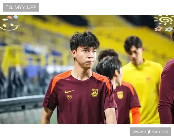 中国足球队备战世界杯预选赛 主帅谈阵容调整与年轻球员成长