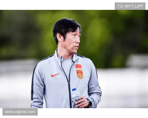 国足世预赛关键战告捷新星闪耀引热议球迷期待未来教练调整战术成效显著